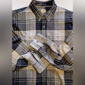 J.Crew Mens Vintage Cotton Oxford Shirt 
Size Large Neck 26-16.6 100% Cotton